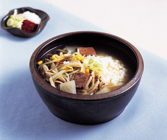 韓国の食文化で発達しているチャンクッパはご飯とスープを同時に楽しめる料理である。好みに応じて長ネギ、塩、唐辛子などを入れることもある