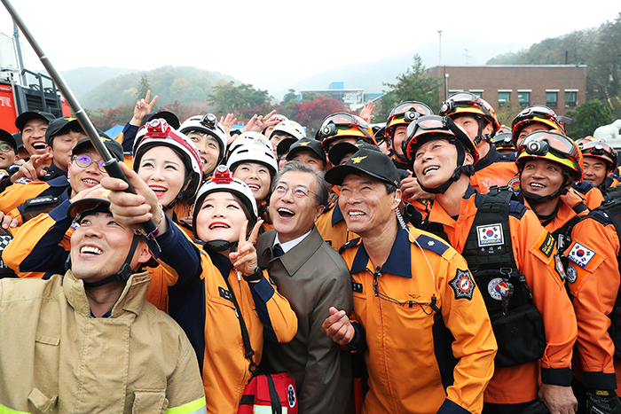 President_Moon_1st_Anniversary_01.jpg