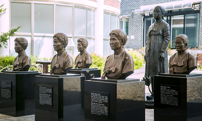 bust_180809_article_01.jpg
