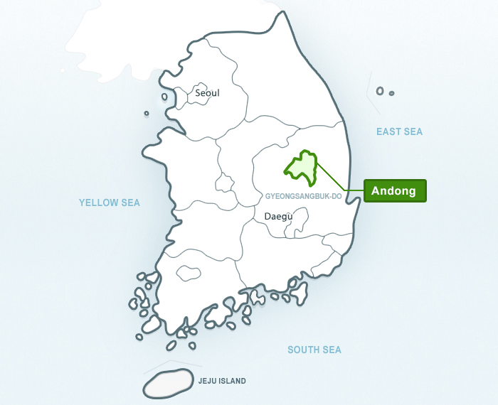 경북 신청사가 있는 경상북도 안동은 한반도 동남부에 자리 잡고 있으며, 위도상으로 북위 35~37도 사이에 위치하고 있다.