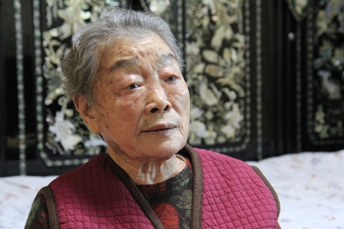 １９４４年５月頃、三菱重工航空機製作所へ強制的に動員された金性珠氏＝１８日、安養、キム・ヨンシン撮影