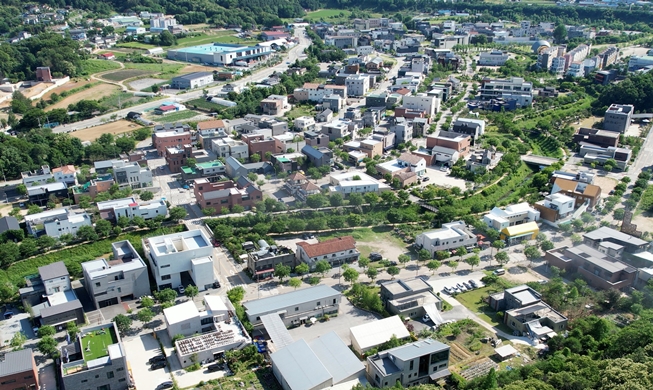[ローカル１００を探して] ② 陶芸文化が息づく村、利川「Ｙｅ‘ｓ　Ｐａｒｋ」