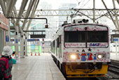 「平和を願いつつ止まった時間の中を走る」；京原線DMZトレイン