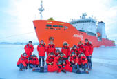 南極科学基地で初めて迎える新年