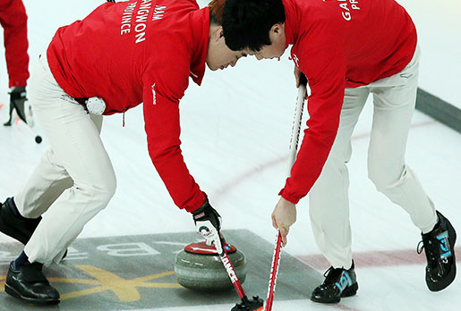 韓国男子カーリング、平昌冬季五輪に向け「好発進」