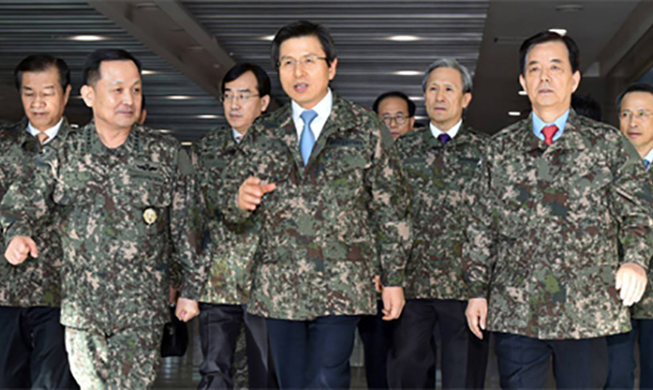 韓国大統領権限代行　初の視察に軍合同参謀本部