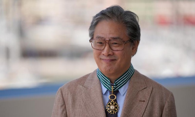 パク・チャンウク監督、フランス最高位の文化芸術勲章を受章