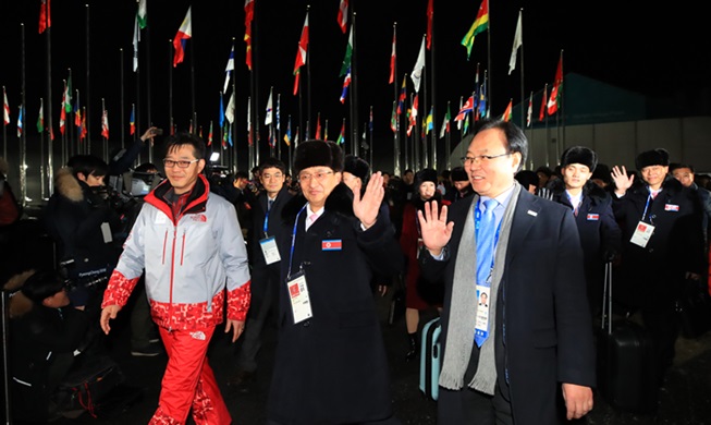 北韓選手団が韓国入り、平和オリンピックへの旅が始まる