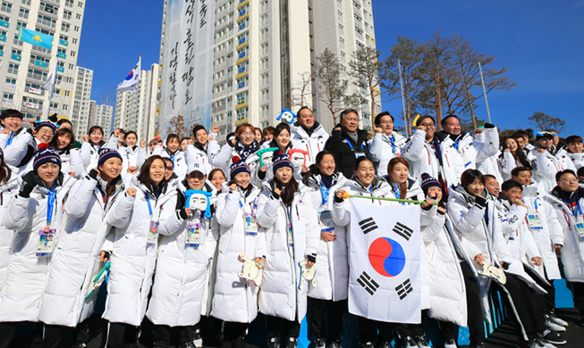 南北選手団、オリンピック選手村入村