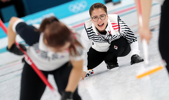 カーリング韓国女子代表、４強進出