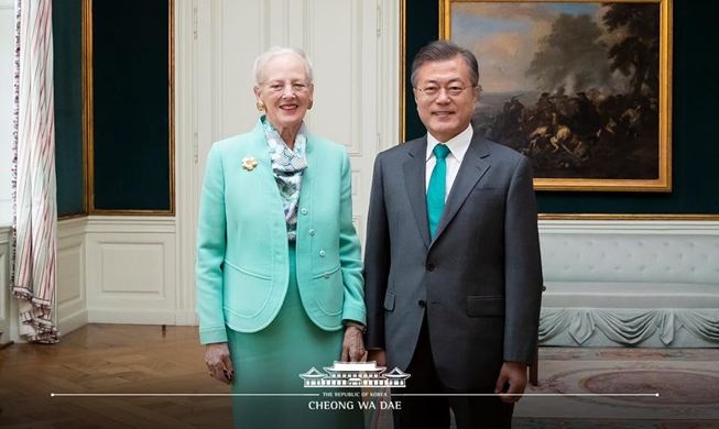 文大統領、デンマーク女王と会談
