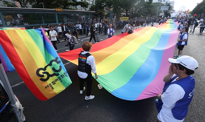 性的少数者の「平等な世界への挑戦」、ソウルでパレード