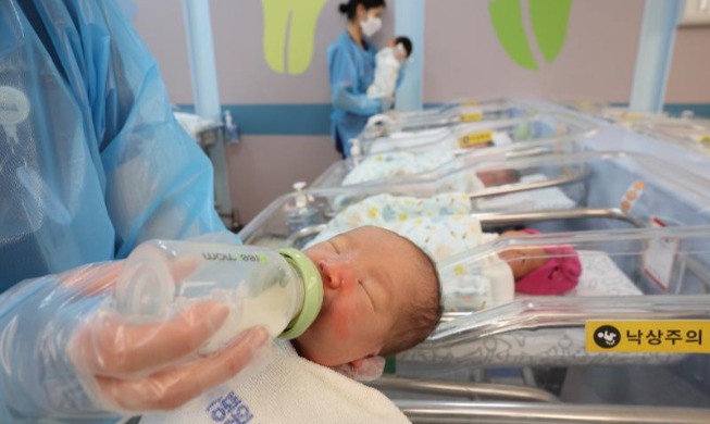 今年１～５月の出生数、１２万人超