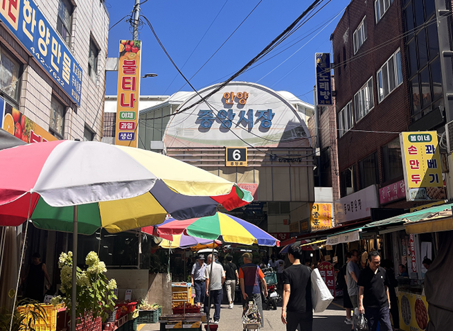 【観光客 ⇒ 現地住民】になれる旅！～ソウル近郊 安養で、市場とカフェ通りを歩く～
