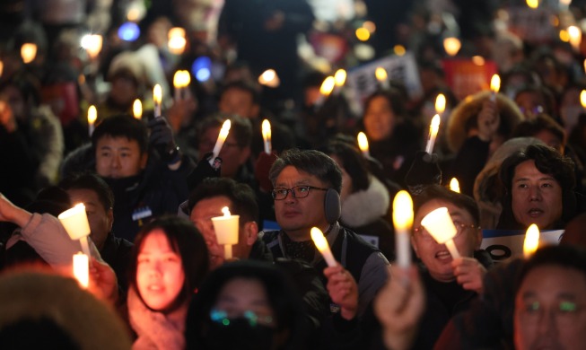 韓国人「経済成長よりも民主主義の成熟を重視」