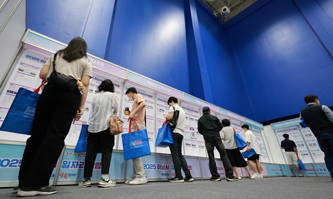 ６月の就業者、１８万３０００人増加