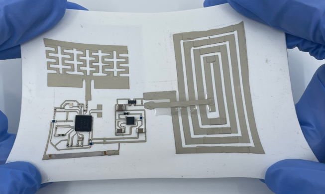 世界初、韓国が伸縮性のある基板素材を開発