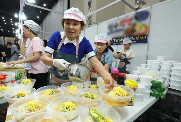 北朝鮮式の冷麺作り