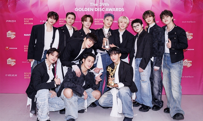 SEVENTEEN、２年連続でアルバム大賞を受賞