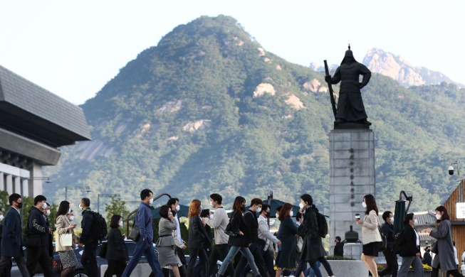 韓国の去年の平均賃金 OECDで19位