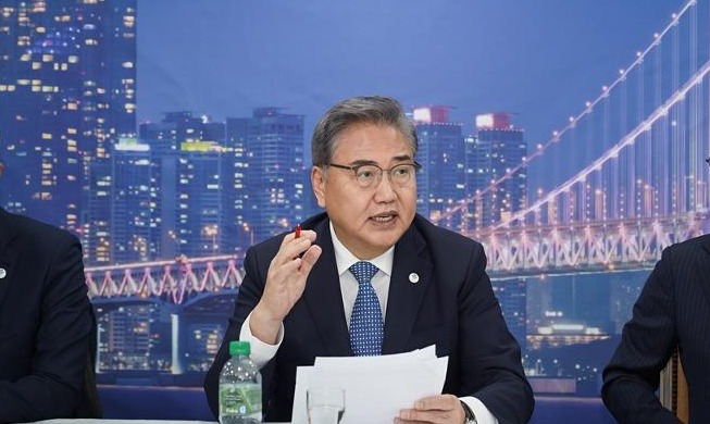 朴振外交部長官、パリで２０３０釜山万博誘致に総力「韓国への支持を要請」