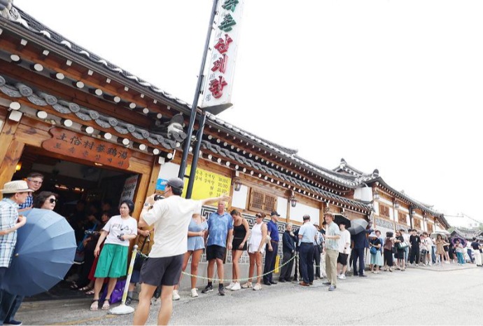 行列ができたサムゲタン店