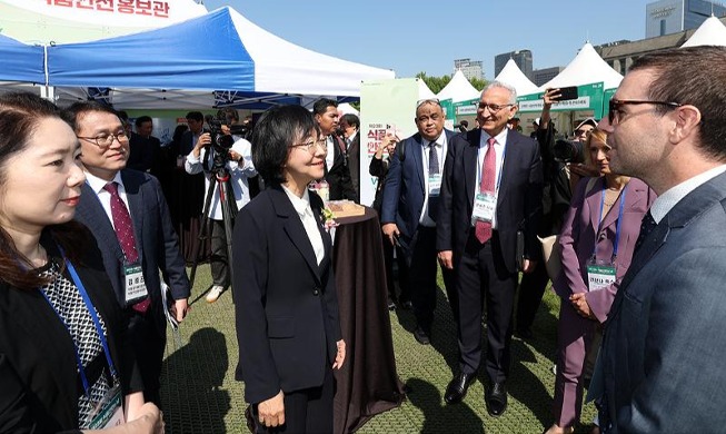 ソウル広場でオープンした「食品安全広報館」