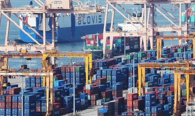 ２月の輸出、６７３億ドルで過去最大