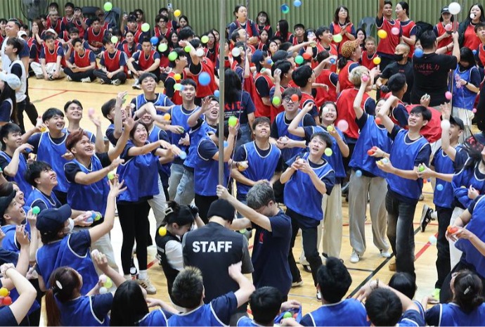 外国人留学生たちのにぎやかな体育大会