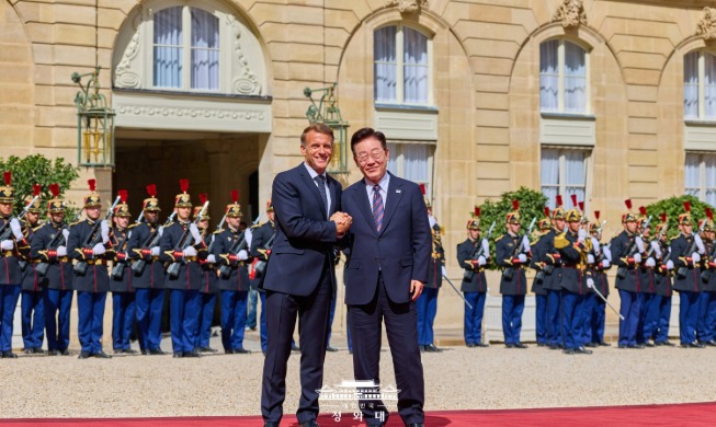 韓国・フランス首脳会談　国防・ＡＩ分野で協力拡大へ