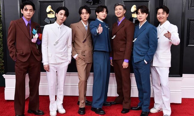 BTS、グループ活動休止へ　個人活動で成長を目指す