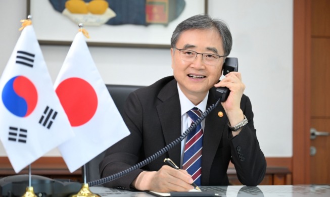 韓日外相、電話会談