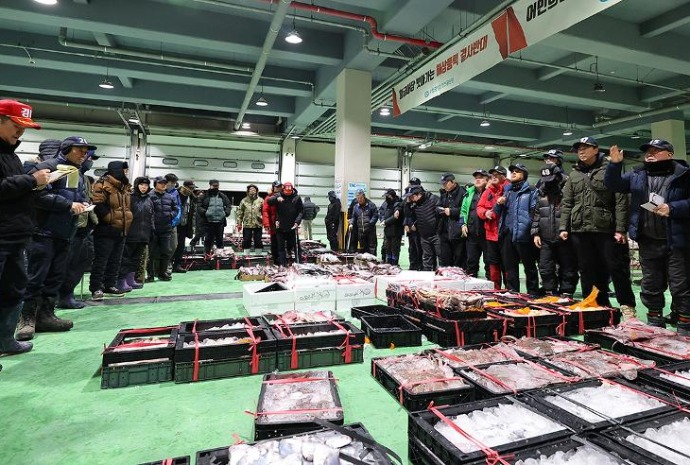 新年初の競売、取引活発にスタート