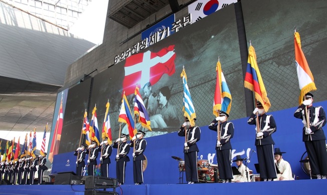 韓国戦争71周年式典　初の釜山開催