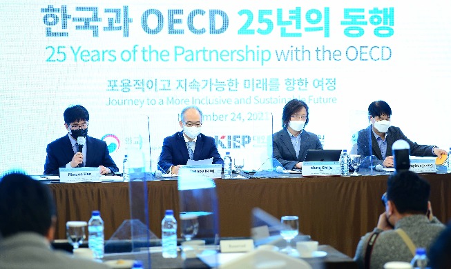 韓国OECD加盟から２５年　１人当たりGNI1万3351ドル→3万1881ドル
