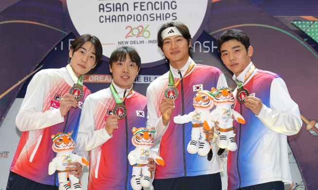 韓国、フェンシング男子サーブル団体で金
