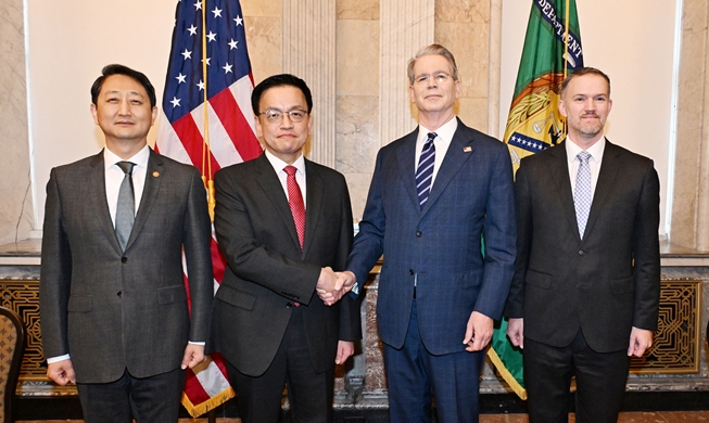 韓米初の２＋２通商会議