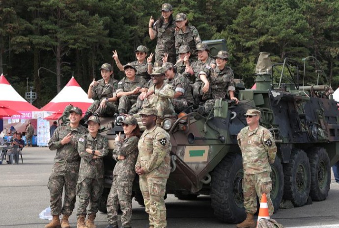在韓米軍将兵との記念撮影