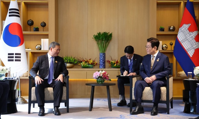 李大統領、カンボジア首相と首脳会談