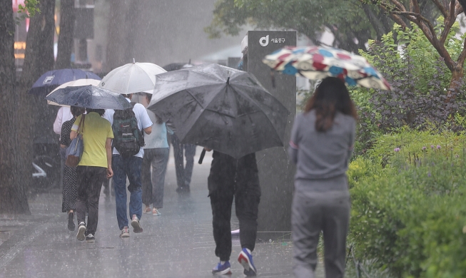 雨降るソウル