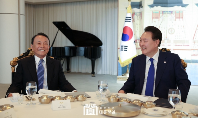 尹大統領が麻生太郎氏会談「韓日関係の発展に関心を」