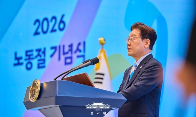  李大統領、「労働と企業の共生の道を切り開く」