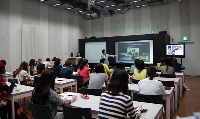 韓国国際交流財団が国内１２大学と「グローバルｅスクール」オープン