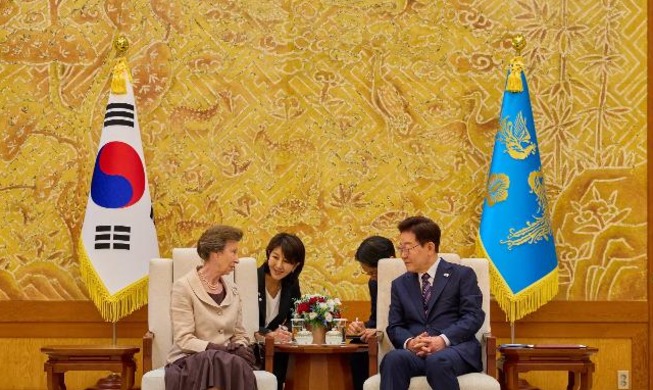 李大統領、英国のアン王女と会談