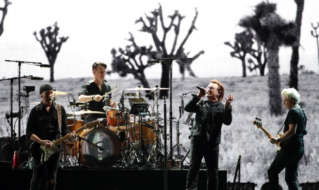 文大統領 Ｕ２ボノと面会＝南北平和へのメッセージに感謝