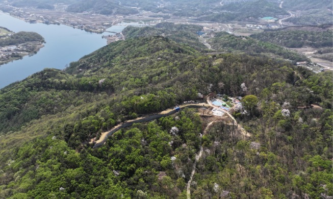 忠州薔薇山城で百済の水管理システムを発見