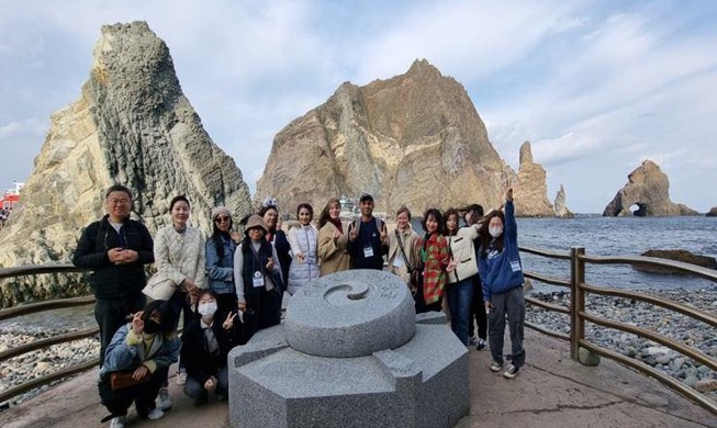 【写真】鬱陵島・独島を訪問した名誉記者たち