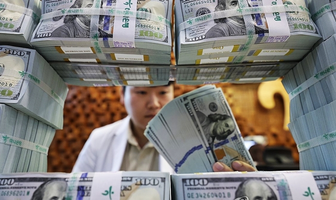 ７月の外貨準備高４２７９億ドル、２カ月連続で増加