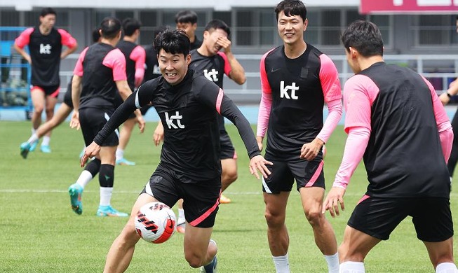 サッカー韓国代表ＦＷ　孫興民の練習風景