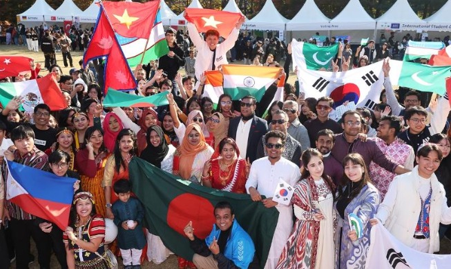 教育部、留学情報のオンライン広報センター開設